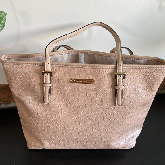 Michael Kors Jet Set Travel Tote Carryall Bag MK Embossed Gold Accents38H7XTVM3A - Picture 2 of 8